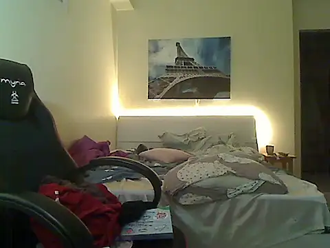 Snapshot of amydamarw chatting on 12-03-25, 06:10 amydamarw online show from 12-03-25, 06:10