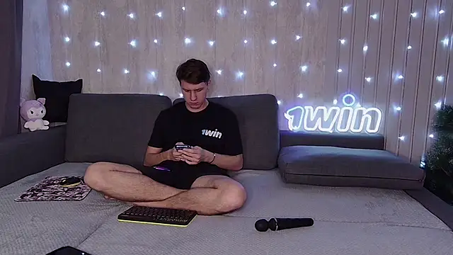 wineandboobss online show from 12-17-24, 04:21