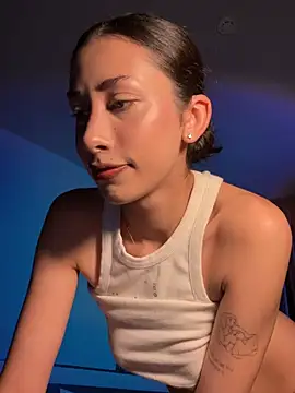 Sophiehii online show from 03-26-26, 02:00