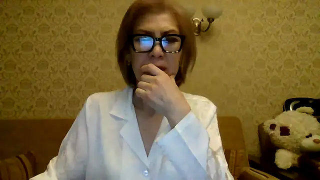Snapshot of Elegant00Lady chatting on 05-30-26, 06:05 Elegant00Lady online show from 05-30-26, 06:05