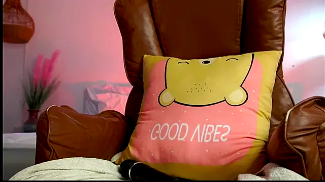 Avrilmoon online show from 01-06-26, 01:53