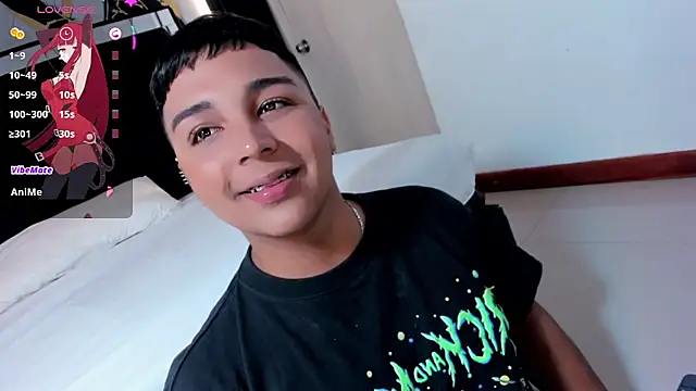 Snapshot of Seductivo_jr chatting on 01-10-25, 08:29 Seductivo jr online show from 01-10-25, 08:29