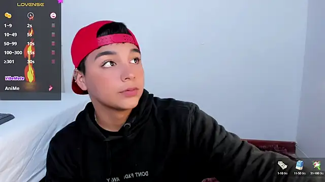 Snapshot of Seductivo_jr chatting on 02-03-25, 02:58 Seductivo jr online show from 02-03-25, 02:58