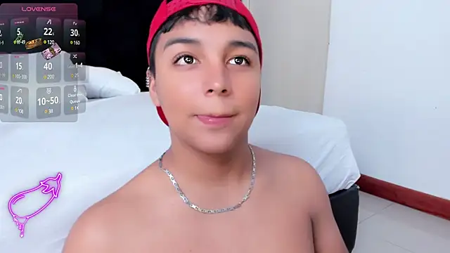 Snapshot of Seductivo_jr chatting on 02-05-25, 07:18 Seductivo jr online show from 02-05-25, 07:18