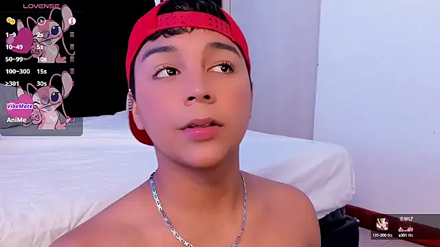 Snapshot of Seductivo_jr chatting on 02-18-25, 08:27 Seductivo jr online show from 02-18-25, 08:27