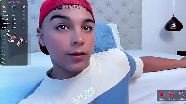 Snapshot of Seductivo_jr chatting on 03-08-25, 02:19 Seductivo jr online show from 03-08-25, 02:19