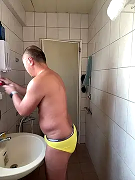 Snapshot of chih515 chatting on 10-25-25, 12:51 chih515 online show from 10-25-25, 12:51