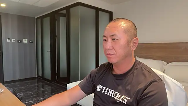 chih515 online show from 04-09-26, 08:53