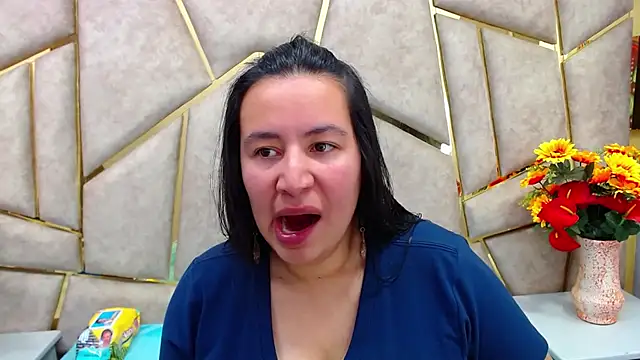 NaomyPrinces online show from 02-08-25, 01:54