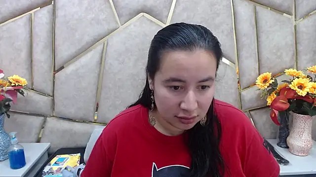 NaomyPrinces online show from 02-13-25, 01:37