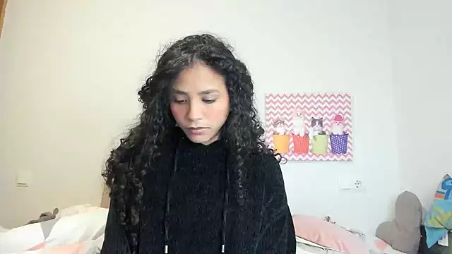 Snapshot of Ama_music chatting on 01-21-25, 03:43 Ama music online show from 01-21-25, 03:43