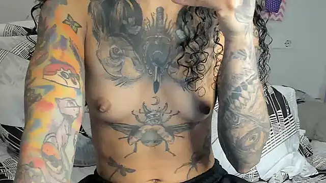 Snapshot of Ama_music chatting on 02-07-25, 08:31 Ama music online show from 02-07-25, 08:31