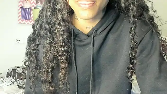 Snapshot of Ama_music chatting on 02-21-25, 01:22 Ama music online show from 02-21-25, 01:22