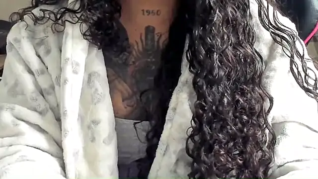 Snapshot of Ama_music chatting on 12-03-25, 11:30 Ama music online show from 12-03-25, 11:30