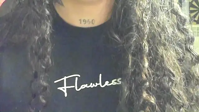 Snapshot of Ama_music chatting on 12-16-25, 10:53 Ama music online show from 12-16-25, 10:53