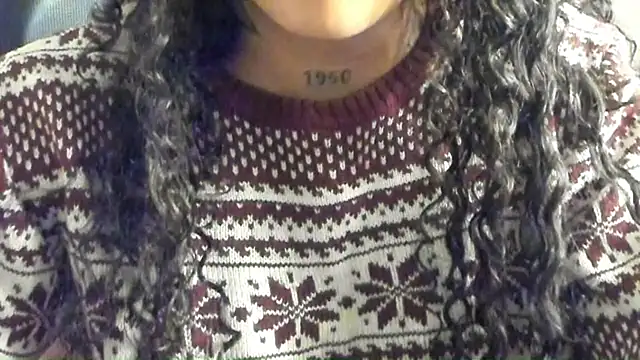 Snapshot of Ama_music chatting on 12-18-25, 09:37 Ama music online show from 12-18-25, 09:37