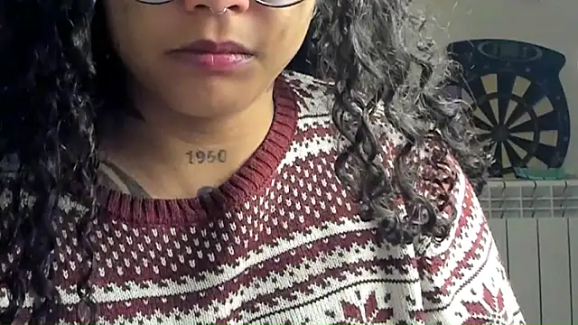 Snapshot of Ama_music chatting on 12-19-25, 08:54 Ama music online show from 12-19-25, 08:54