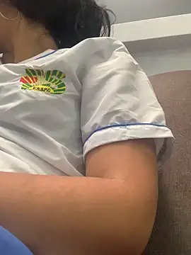 Larabrooks online show from 10-17-25, 06:21