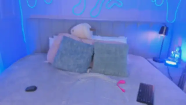 Mai higurashi online show from 10-29-25, 07:48