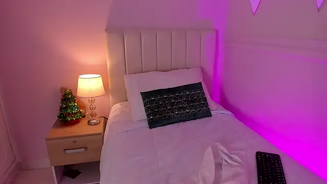 Snapshot of _angela_x chatting on 12-21-24, 06:02 angela x online show from 12-21-24, 06:02