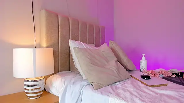 Snapshot of _angela_x chatting on 01-17-25, 05:51 angela x online show from 01-17-25, 05:51