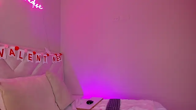 Snapshot of _angela_x chatting on 02-17-25, 05:53 angela x online show from 02-17-25, 05:53