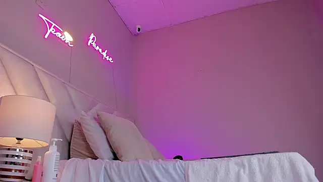 Snapshot of _angela_x chatting on 02-24-25, 06:36 angela x online show from 02-24-25, 06:36