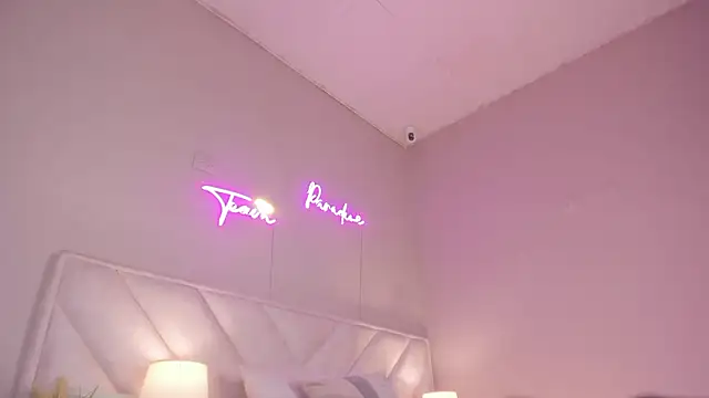 Snapshot of _angela_x chatting on 01-17-26, 11:37 angela x online show from 01-17-26, 11:37