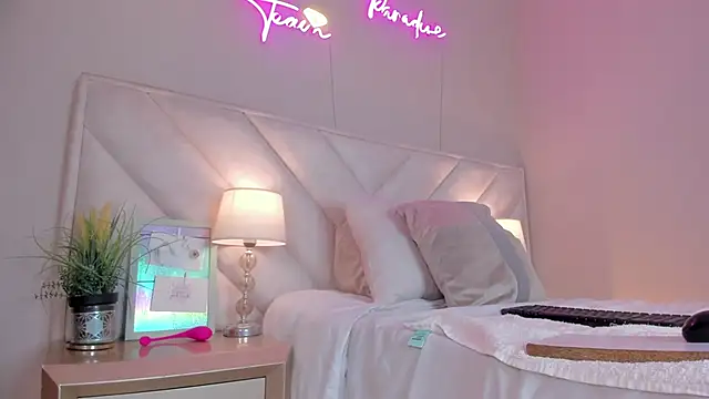 Snapshot of _angela_x chatting on 02-07-26, 11:25 angela x online show from 02-07-26, 11:25