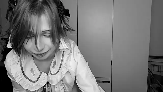 Moon Lollie  online show from 11-22-25, 11:04