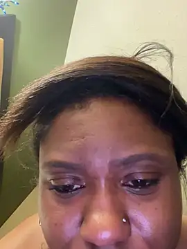 Snapshot of PrettyGal_Tingz chatting on 03-09-25, 12:31 PrettyGal Tingz online show from 03-09-25, 12:31