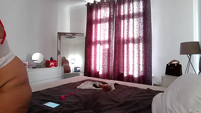 Snapshot of TanyaTaylor45 chatting on 11-12-25, 01:11 TanyaTaylor45 online show from 11-12-25, 01:11