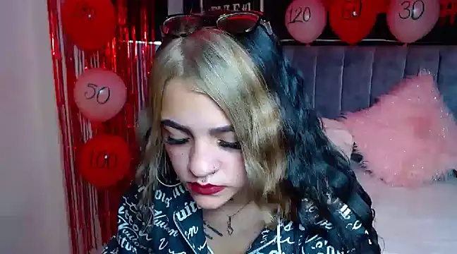 Violettasquirt online show from 02-05-25, 02:59