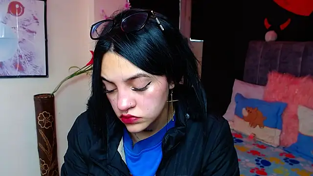 Violettasquirt online show from 11-22-25, 01:54