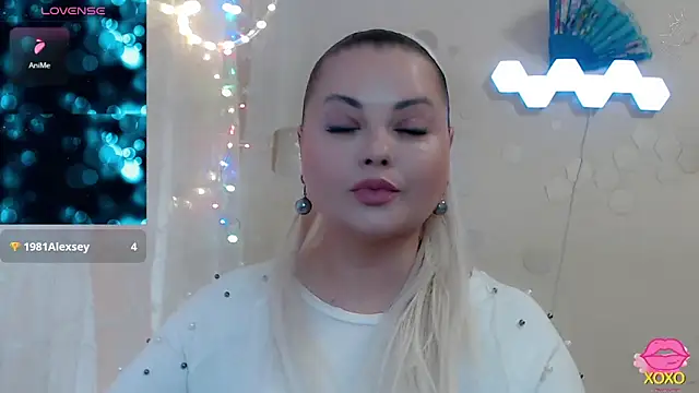 Snapshot of JewellKiss7 chatting on 05-16-26, 01:32 JewellKiss7 online show from 05-16-26, 01:32