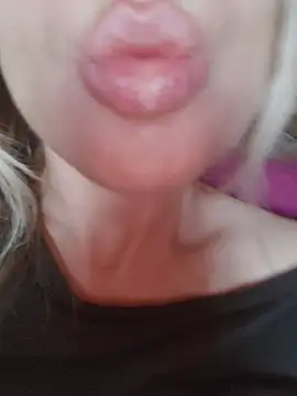 Linda 999 online show from 01-11-25, 09:57