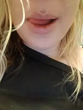 Linda 999 online show from 10-21-25, 01:50