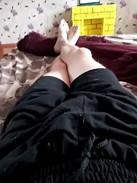 Snapshot of red_red00 chatting on 02-07-25, 11:34 red red00 online show from 02-07-25, 11:34