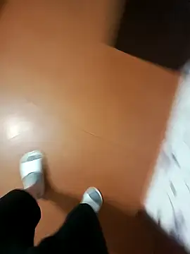 Snapshot of red_red00 chatting on 03-12-25, 05:17 red red00 online show from 03-12-25, 05:17