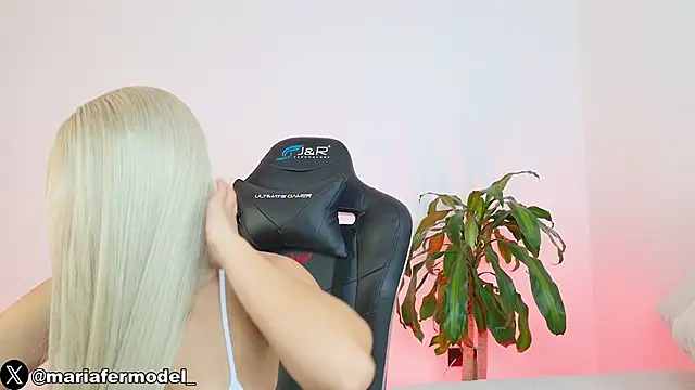 Snapshot of Mariafer05 chatting on 02-16-26, 04:36 Mariafer05 online show from 02-16-26, 04:36