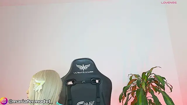 Snapshot of Mariafer05 chatting on 02-18-26, 04:36 Mariafer05 online show from 02-18-26, 04:36