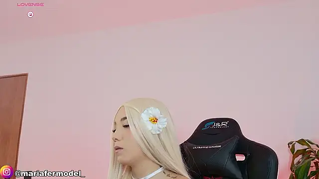 Snapshot of Mariafer05 chatting on 03-15-26, 03:07 Mariafer05 online show from 03-15-26, 03:07