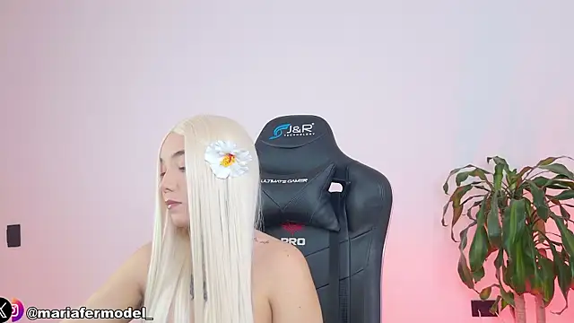 Mariafer05 online show from 04-13-26, 04:01