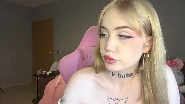 hanna cry baby online show from 03-19-25, 02:46