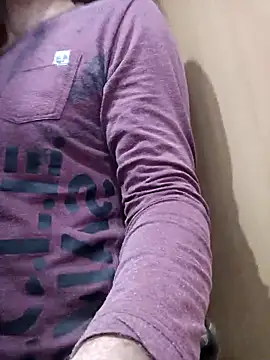 Pineapple04 online show from 10-18-25, 05:35