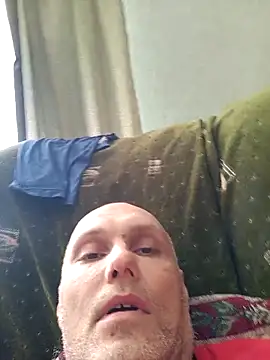 Pineapple04 online show from 04-26-26, 08:45