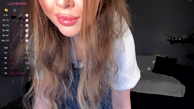 Snapshot of wwildfox chatting on 02-22-25, 12:27 wwildfox online show from 02-22-25, 12:27