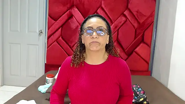 EvaMills1 online show from 02-24-25, 07:52