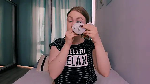 InsatiableFoxX online show from 04-24-26, 05:43