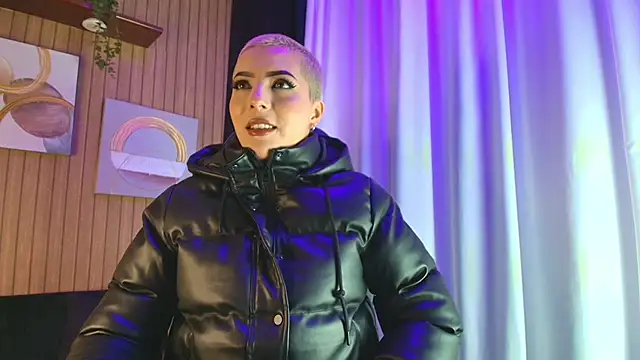 Camila Chainn online show from 11-20-25, 05:18